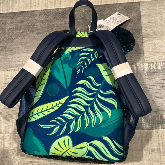 Disney Aulani Resort Loungefly Backpack - NWT - Picture 6 of 8